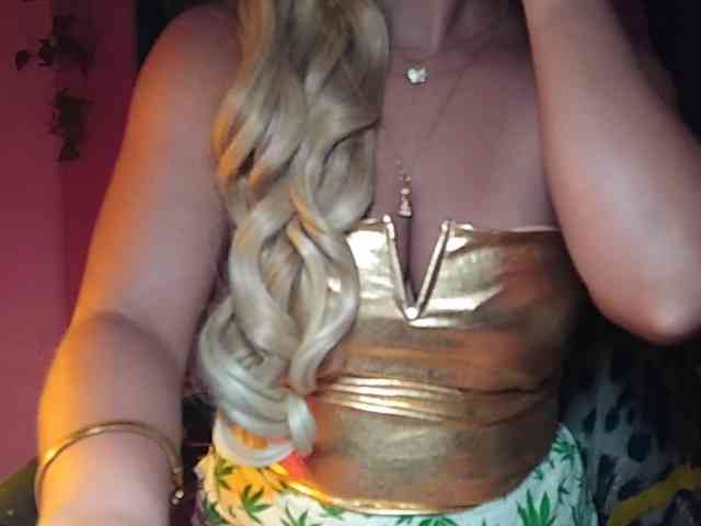 queensativa Live Webcam on BongaCams