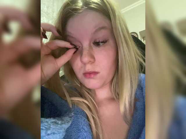 Amelia2004's BongaCams show and profile