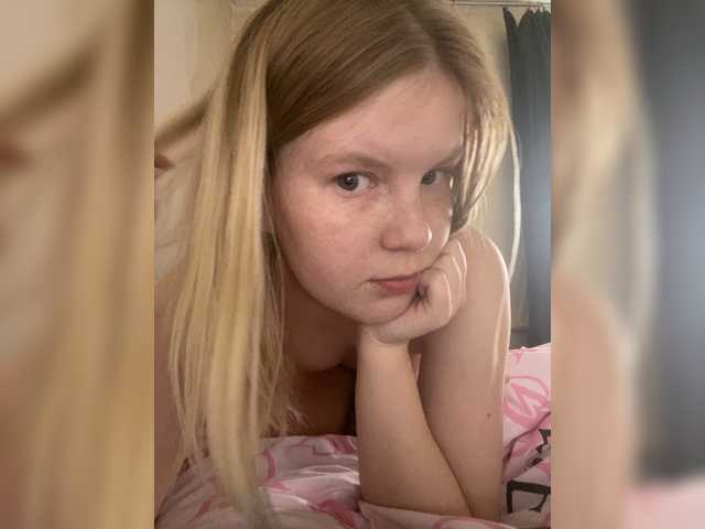 Amelia2004's BongaCams show and profile