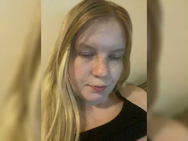 Amelia2004's BongaCams show and profile