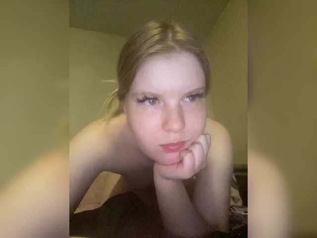 Amelia2004's BongaCams show and profile
