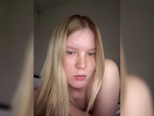 Amelia2004's BongaCams show and profile