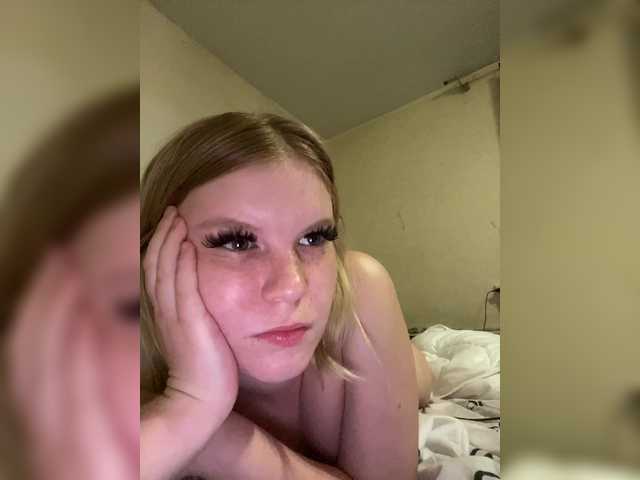 Amelia2004's BongaCams show and profile