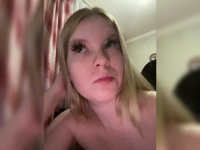 Amelia2004's BongaCams show and profile