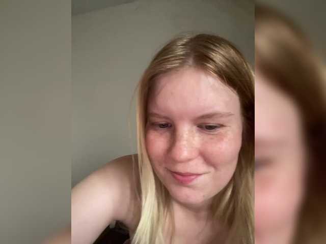 Amelia2004's BongaCams show and profile