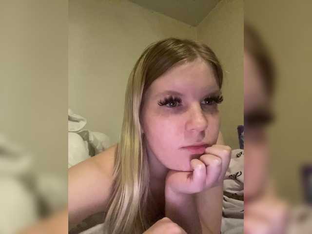 Amelia2004's BongaCams show and profile