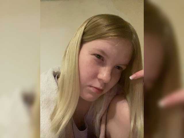 Amelia2004's BongaCams show and profile