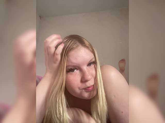 Amelia2004's BongaCams show and profile