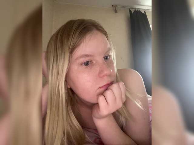 Amelia2004's BongaCams show and profile