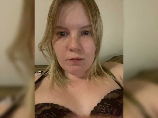 Amelia2004's BongaCams show and profile