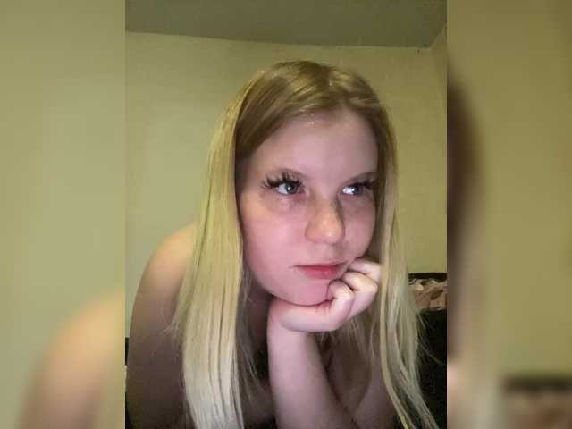 Amelia2004's BongaCams show and profile