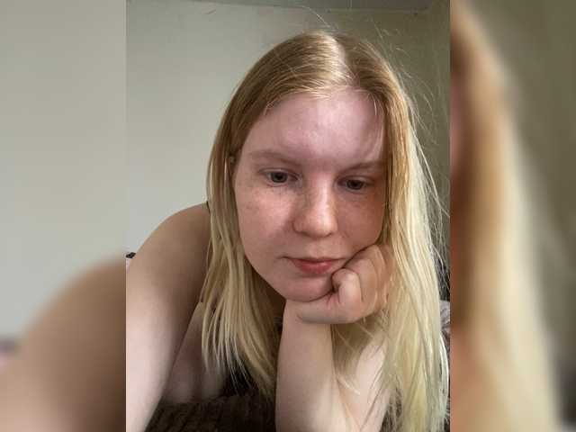 Amelia2004's BongaCams show and profile