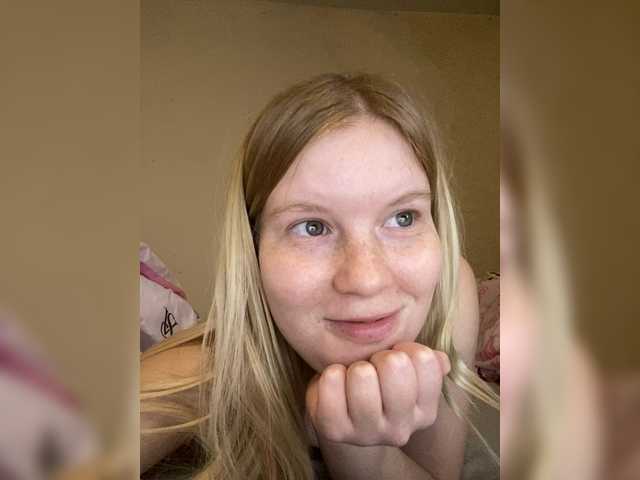 Amelia2004's BongaCams show and profile