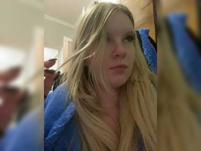 Amelia2004's BongaCams show and profile