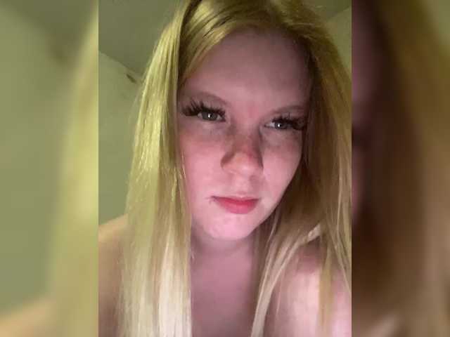 Amelia2004's BongaCams show and profile