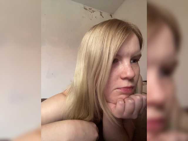 Amelia2004's BongaCams show and profile