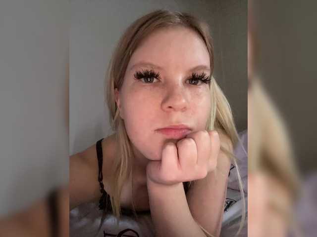 Amelia2004's BongaCams show and profile