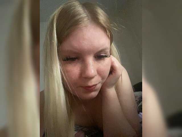 Amelia2004's BongaCams show and profile