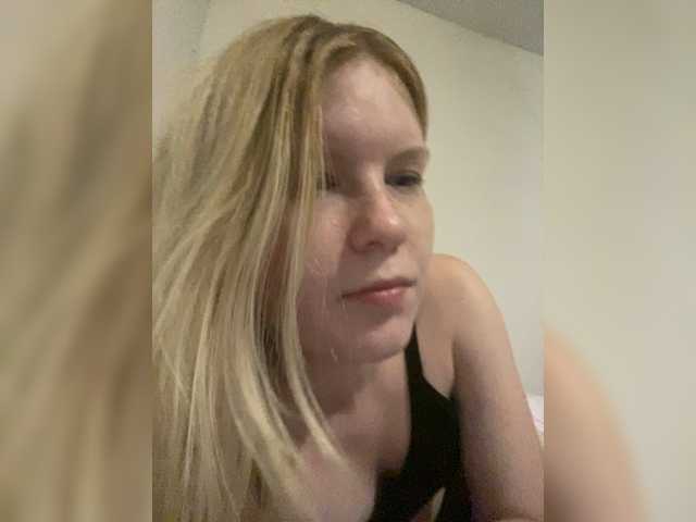 Amelia2004's BongaCams show and profile