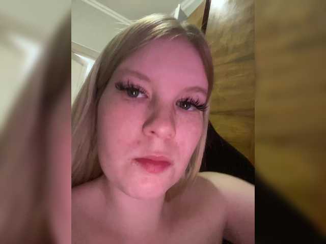 Amelia2004's BongaCams show and profile