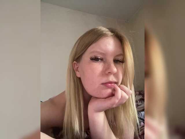 Amelia2004's BongaCams show and profile