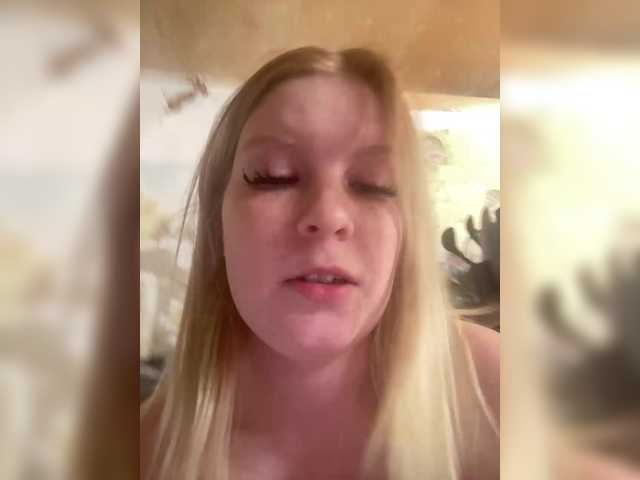 Amelia2004's BongaCams show and profile