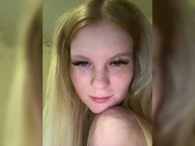 Amelia2004's BongaCams show and profile