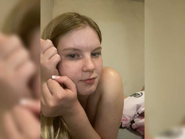 Amelia2004's BongaCams show and profile