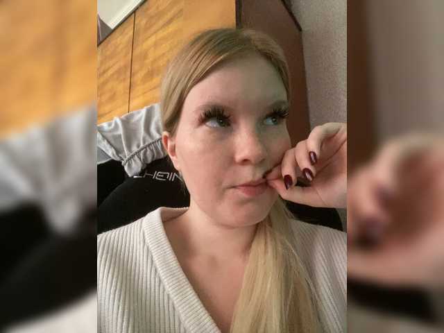 Amelia2004's BongaCams show and profile