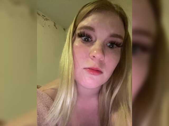 Amelia2004's BongaCams show and profile