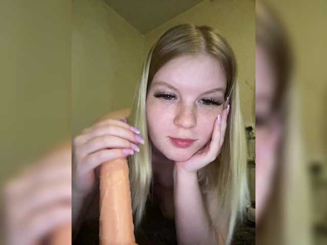 Amelia2004's BongaCams show and profile