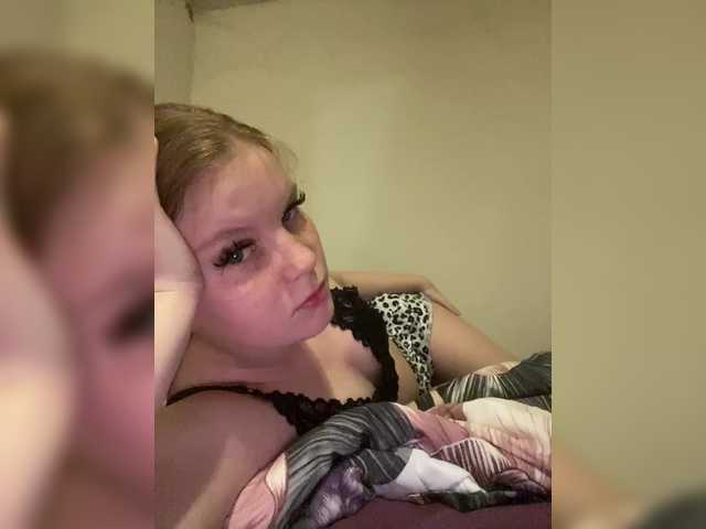 Amelia2004's BongaCams show and profile