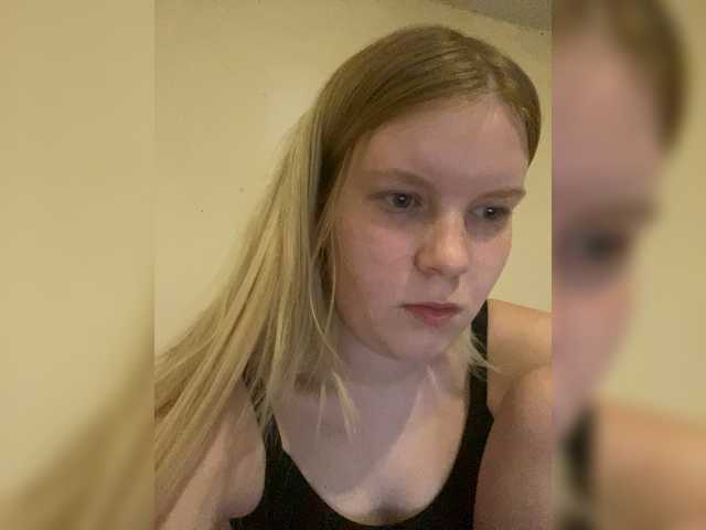 Amelia2004's BongaCams show and profile