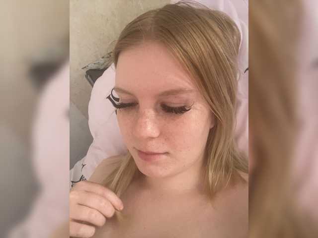 Amelia2004's BongaCams show and profile