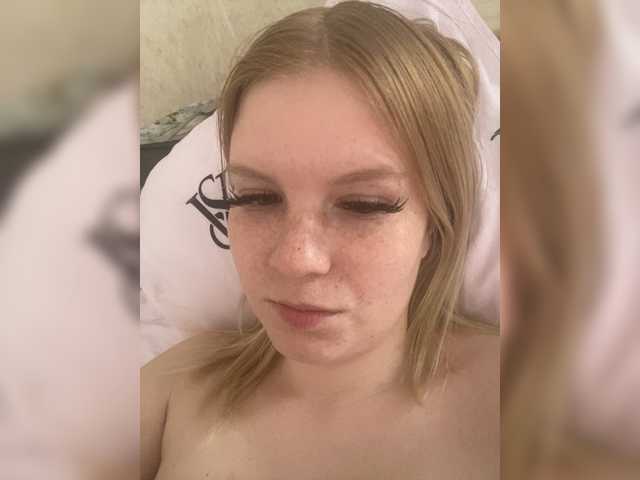 Amelia2004's BongaCams show and profile