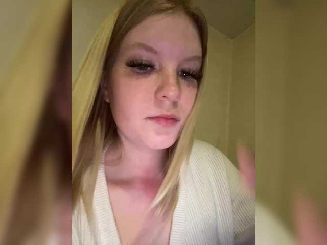 Amelia2004's BongaCams show and profile