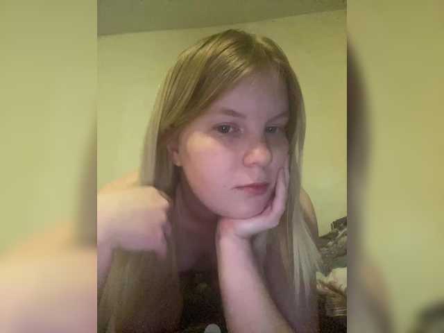 Amelia2004's BongaCams show and profile