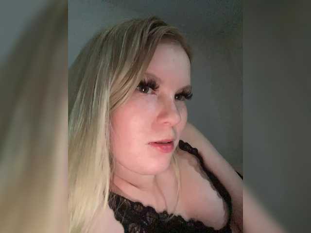Amelia2004's BongaCams show and profile