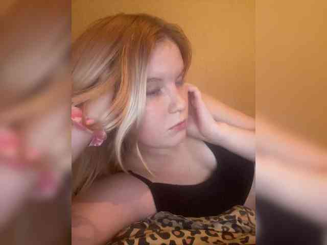 Amelia2004 webcam