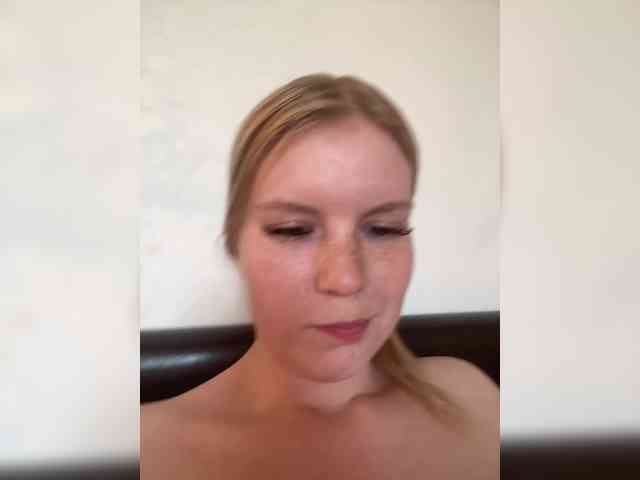 Amelia2004 webcam