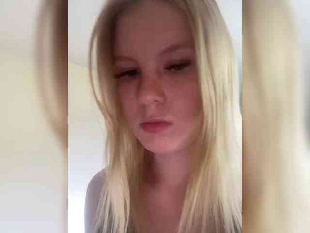 Amelia2004 webcam