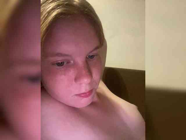 Amelia2004 webcam