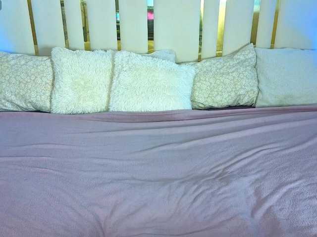 DaisyDelighte's BongaCams show and profile