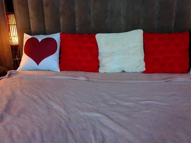 DaisyDelighte's BongaCams show and profile