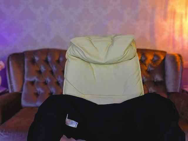 DaisyDelighte Live Webcam on BongaCams