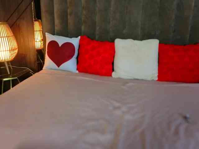 DaisyDelighte Live Webcam on BongaCams