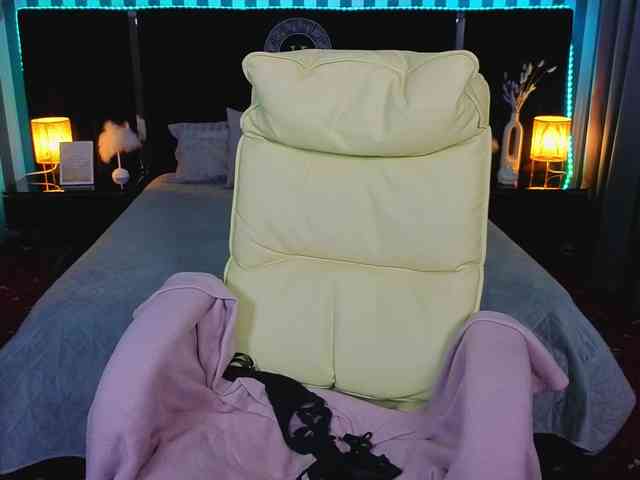 DaisyDelighte Live Webcam on BongaCams