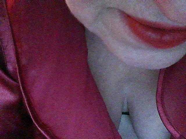 Tatidor's BongaCams show and profile