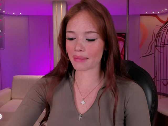 CorinneRusso's BongaCams show and profile