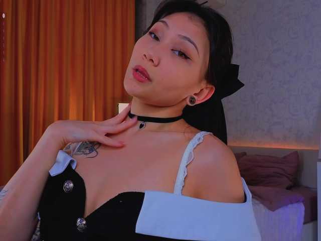 RenaWong's BongaCams show and profile